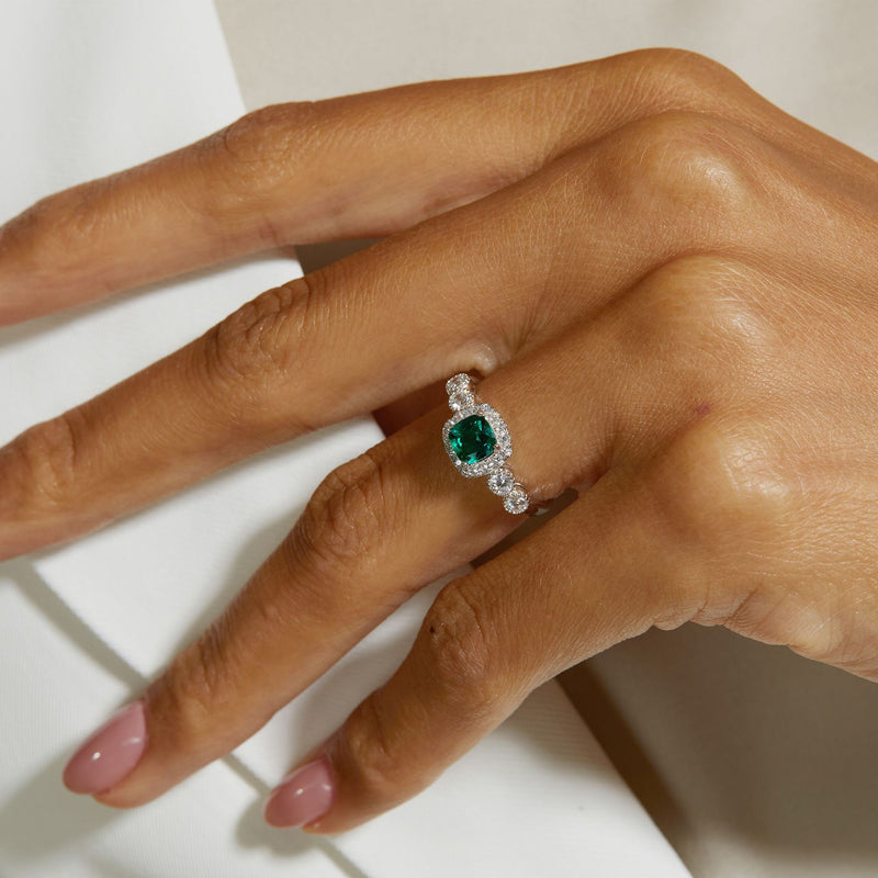 Emerald Diamond  Ring